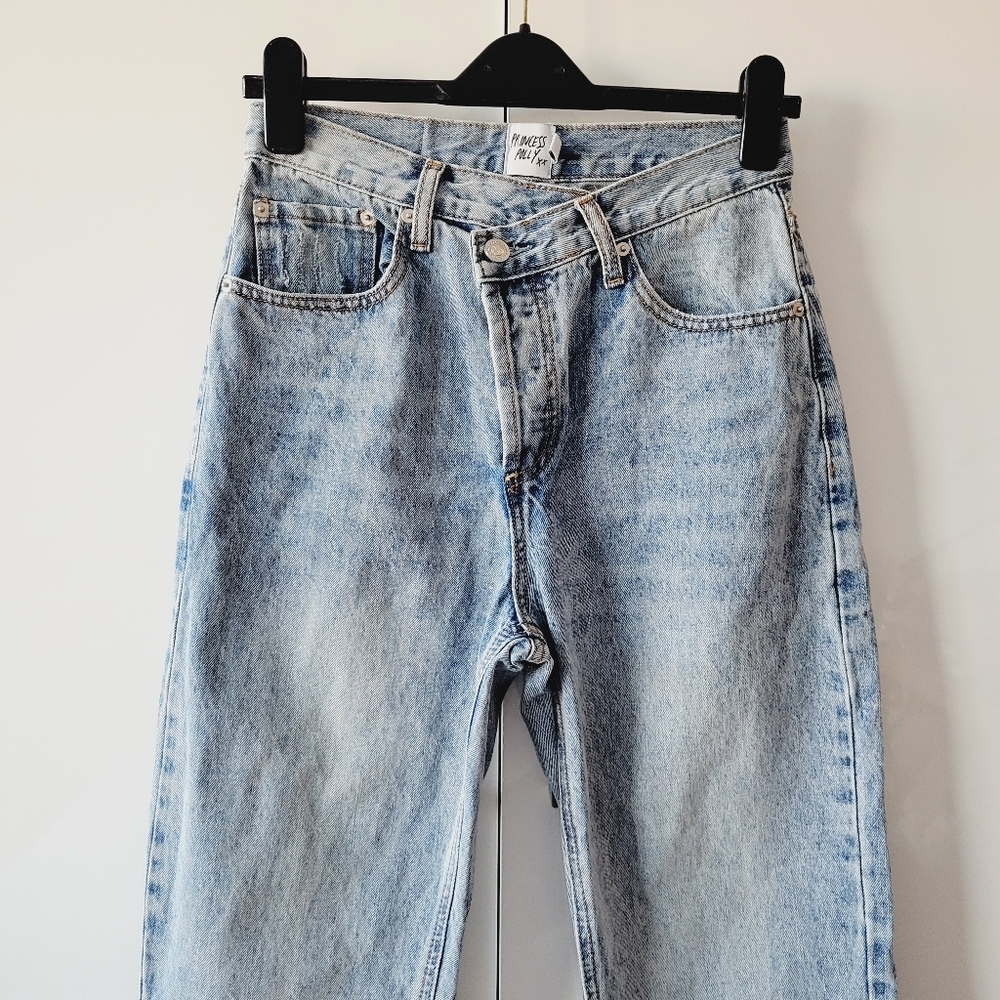 Princess Polly High Rise Straight Leg Jeans - Picture 3 of 14
